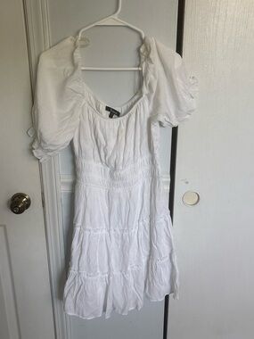 Trixxi White Puff-Sleeve Tiered Midi Dress